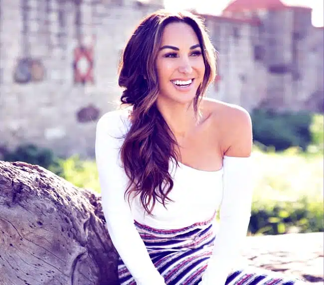 Natalie Jill: Hottest Fitness Trainer And Her Videos
